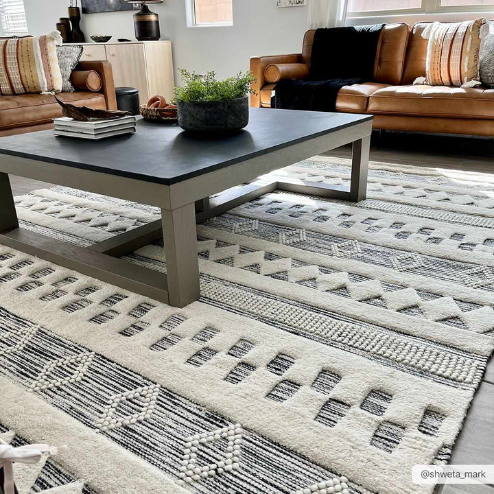 Corry Modern Style Ivory And Black Hand Woven Area Rug