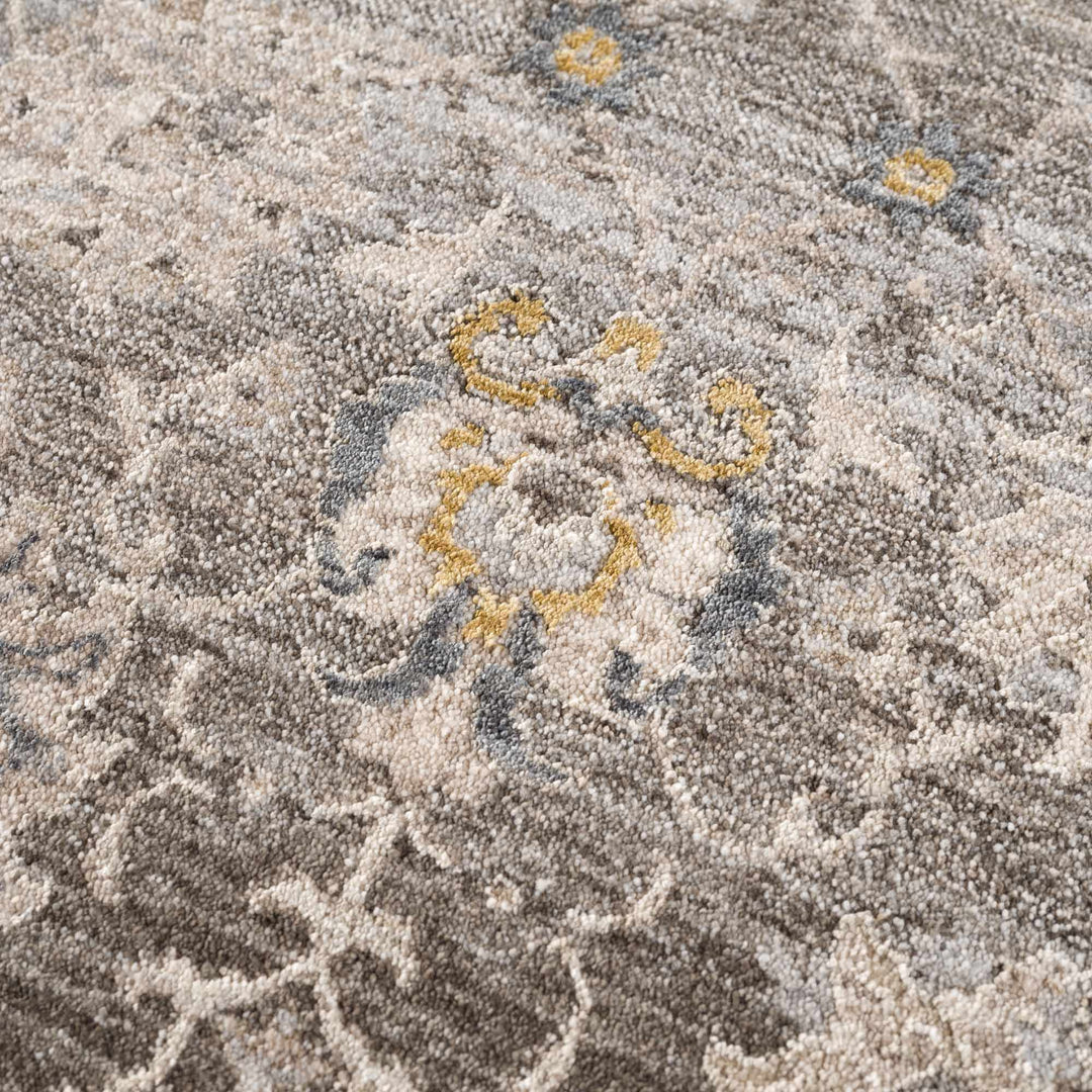 Amaru Traditional Style Gray And Beige Rug with Fringes