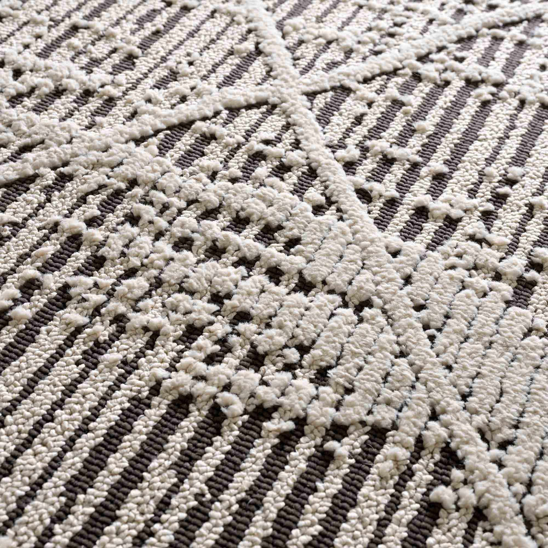 Umay Contemporary Geometrical Ivory And Black Rug