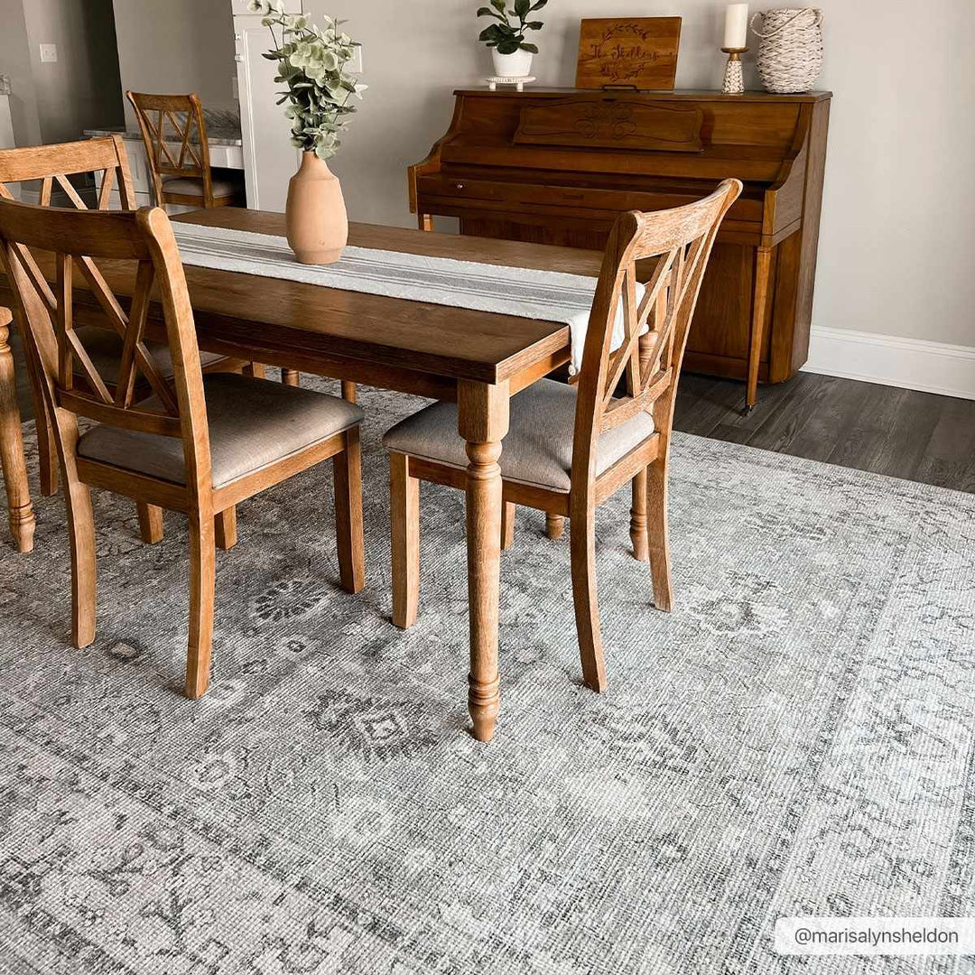 Yvon Traditional Gray Oushak Machine Woven Rug
