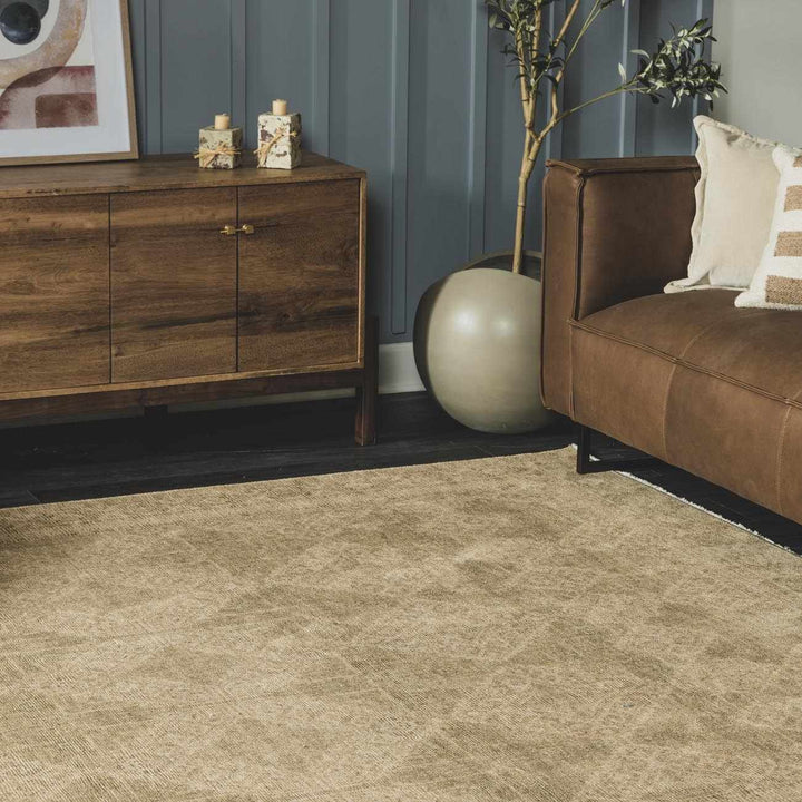 Aurica Traditional Style Beige And Green Area Rug