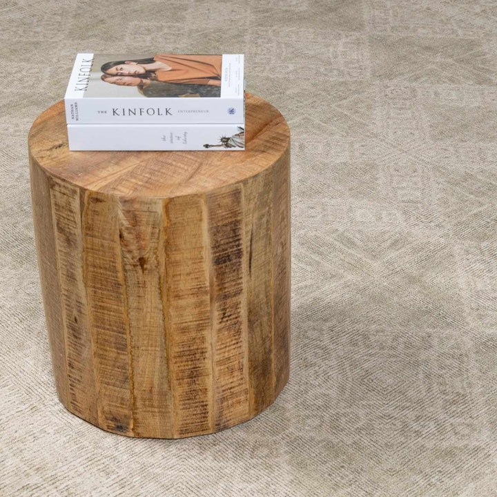 Aurica Traditional Style Beige And Green Area Rug