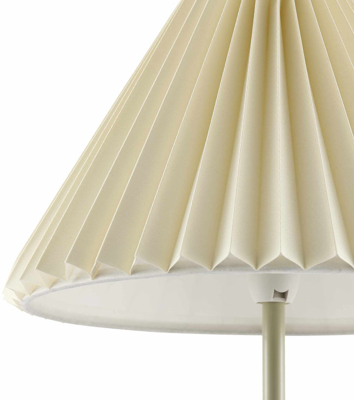 Hamidiyeh Traditional Cream & Ivory Table Lamp – Iron Base, Polyester Shade