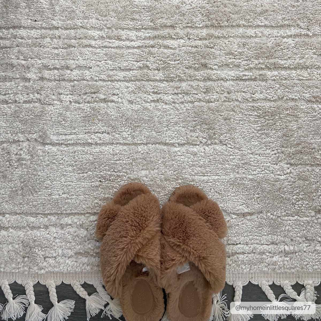 Ibarra Modern Style Ivory Area Rug