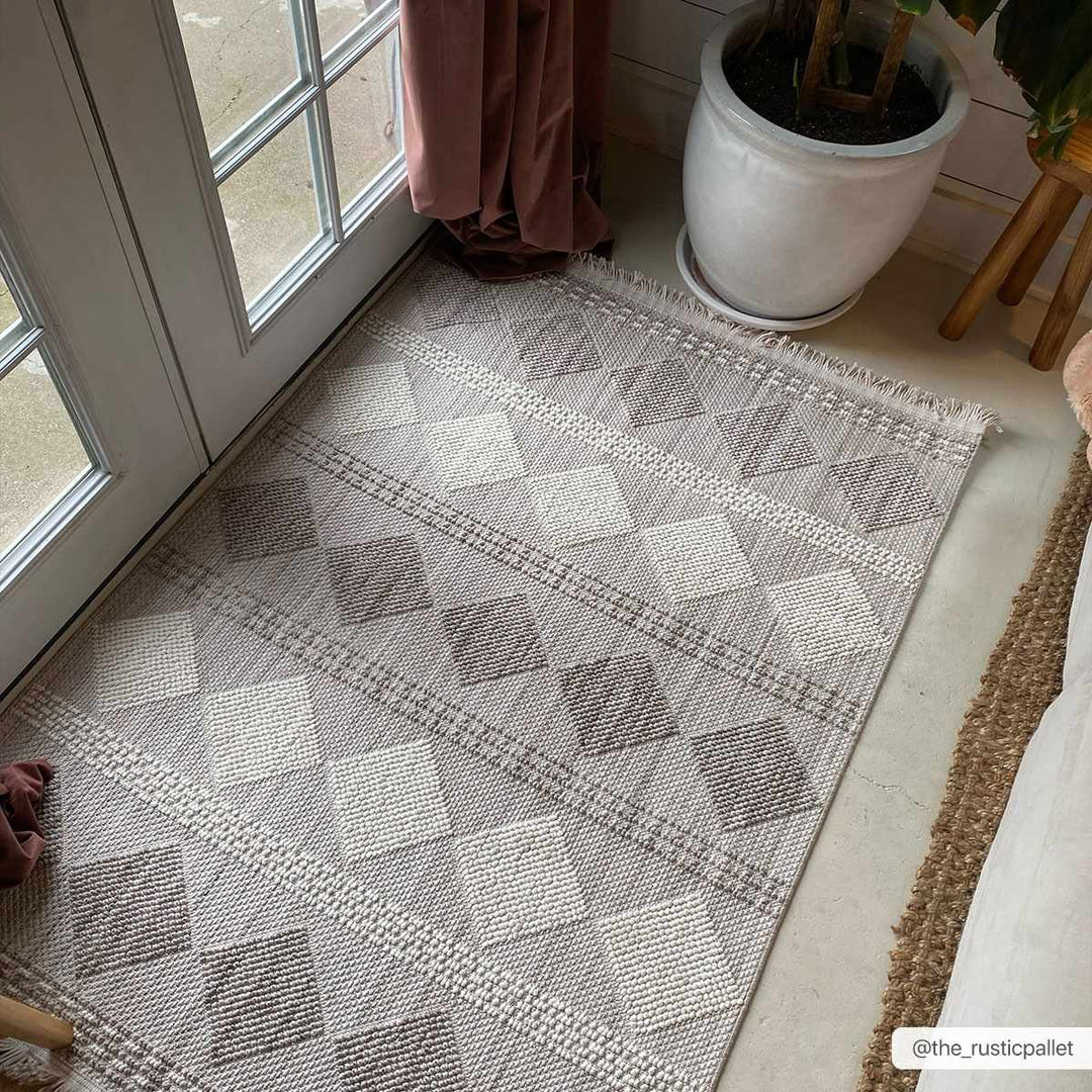 Igone Bohemian Style Beige And Gray Area Rug