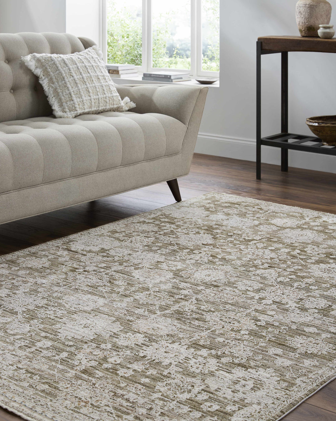 Urara Traditional Floral Design Beige And Green Area Rug