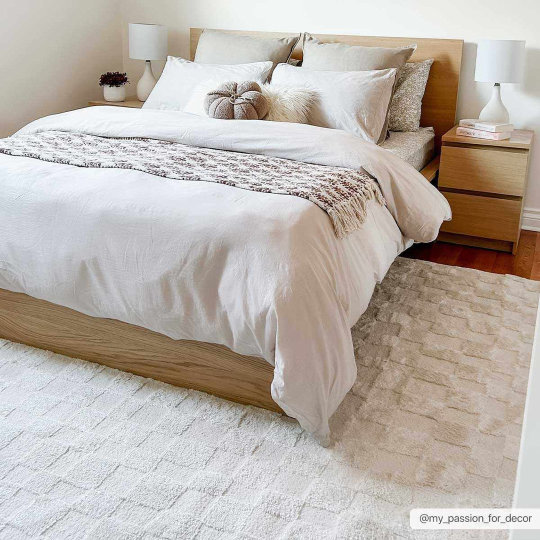 Keesa Modern Checkered Pattern Ivory Rug