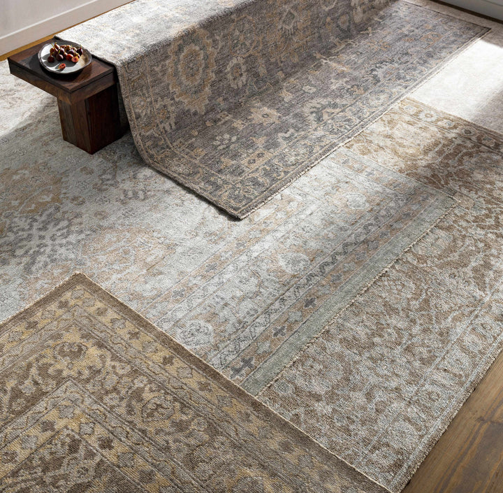 Dallas Gray Traditional Floral Design Hand Knotted Area Rug