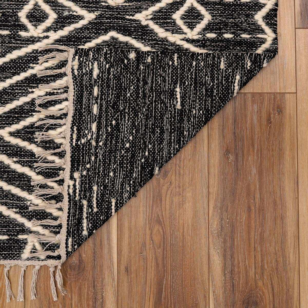 Skedee Modern Gemetrical Design Black Hand Woven Area Rug
