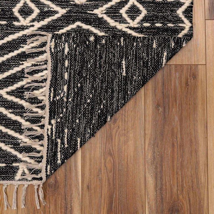 Skedee Modern Gemetrical Design Black Hand Woven Area Rug