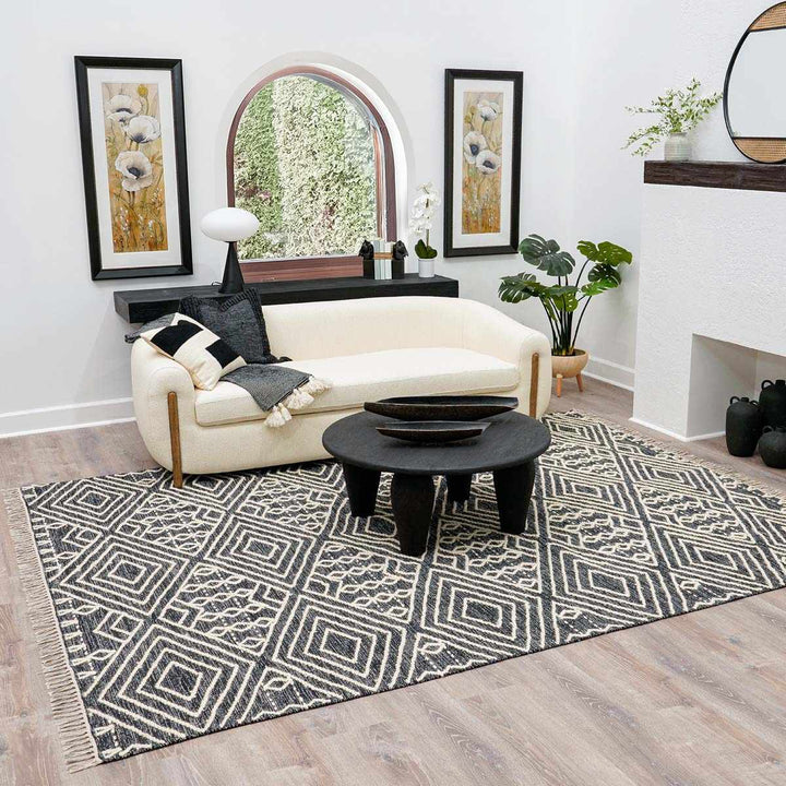 Skedee Modern Gemetrical Design Black Hand Woven Area Rug