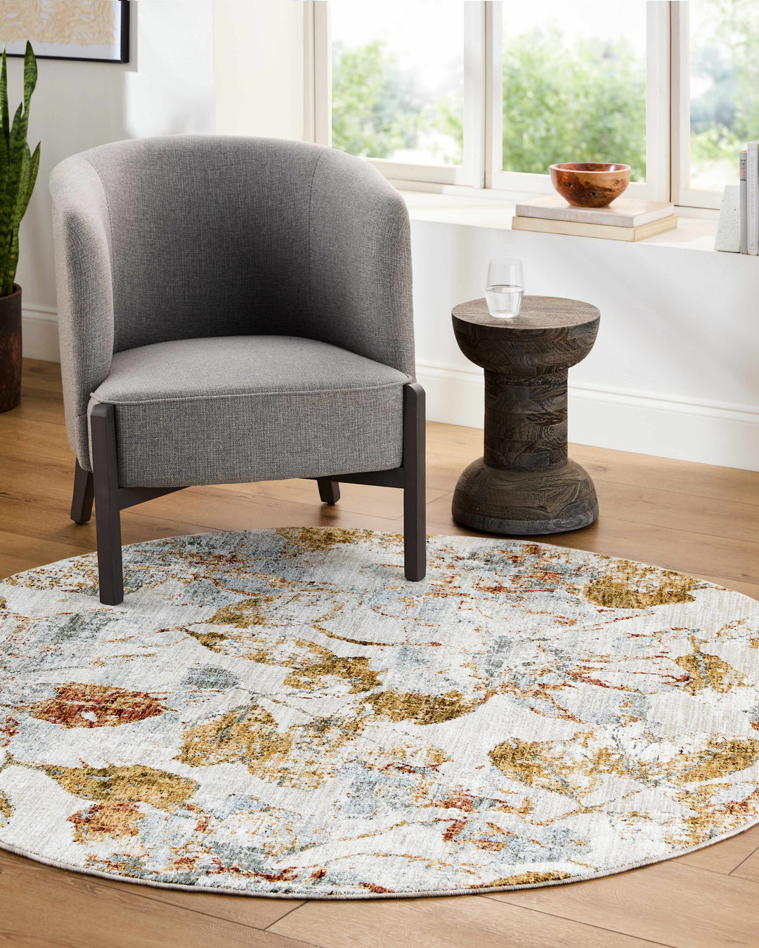 Ouida Traditional Floral Design Gray And Brown Area Rug