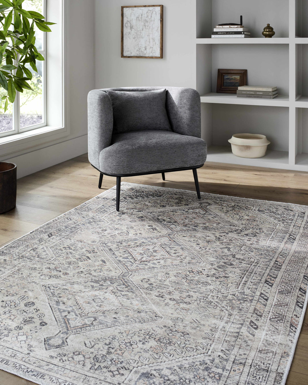Trula Traditional Style Gray And Beige Washable Area Rug