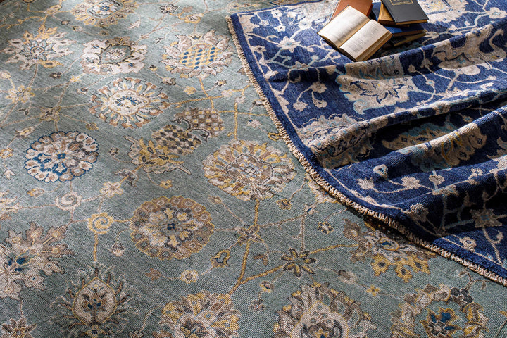 Toquerville Traditional Floral Design Hand Knotted Gray Area Rug