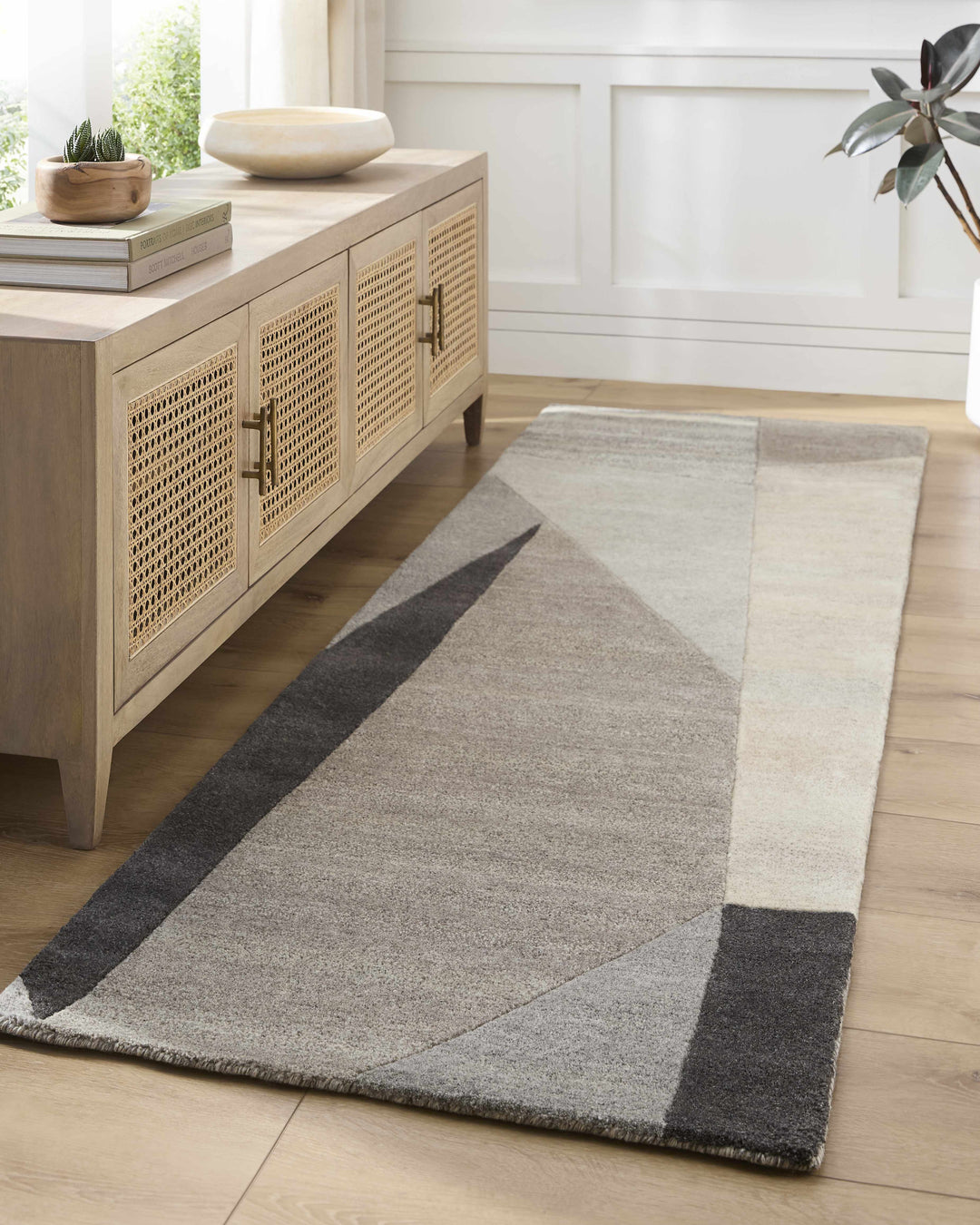 Toril Modern Abstract Gray And Ivory Hand Tufted Wool Rug