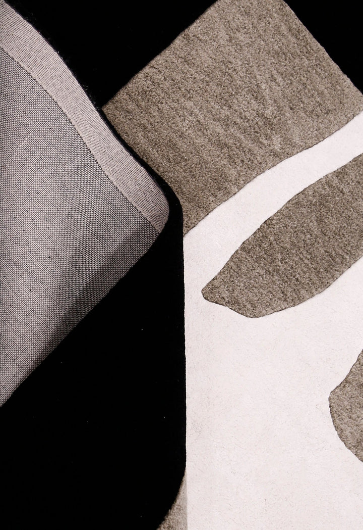 A Women Rider Horse Ivory And Black Hand Tufted 5x8 Wool Area Rug - The Rug Decor