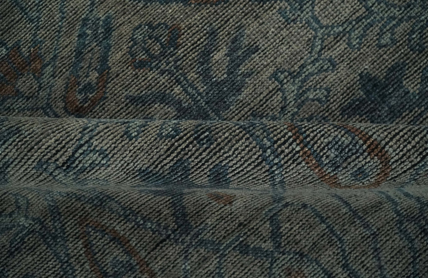 Antique look Gray, Taupe and Gray 8x10 Traditional Design wool Rug - The Rug Decor