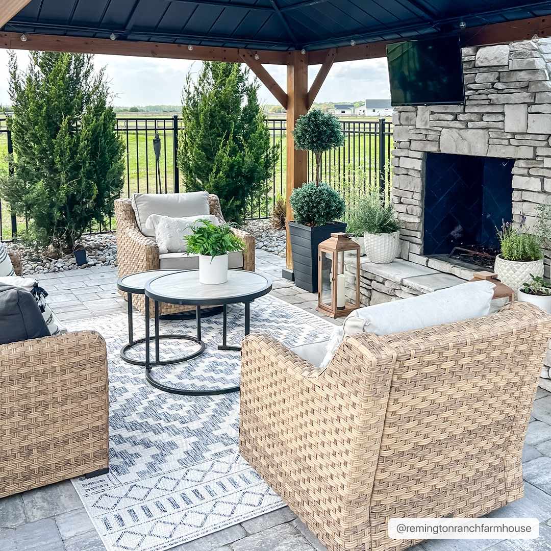Armen Modern Geometrical Blue And Silver Machine Woven Outdoor Rug - The Rug Decor