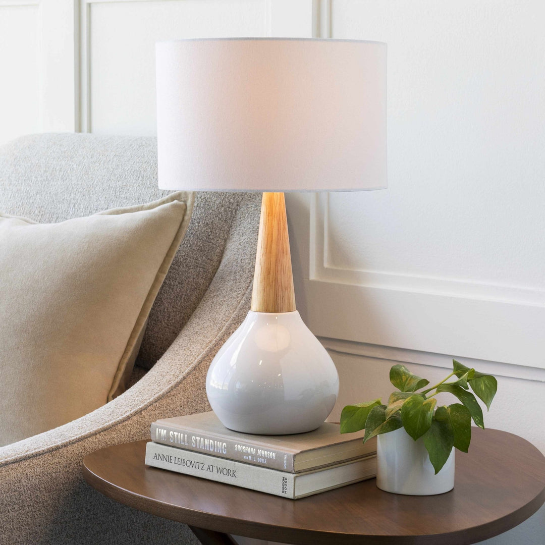 Baugo Contemporary White Ceramic Table Lamp - The Rug Decor