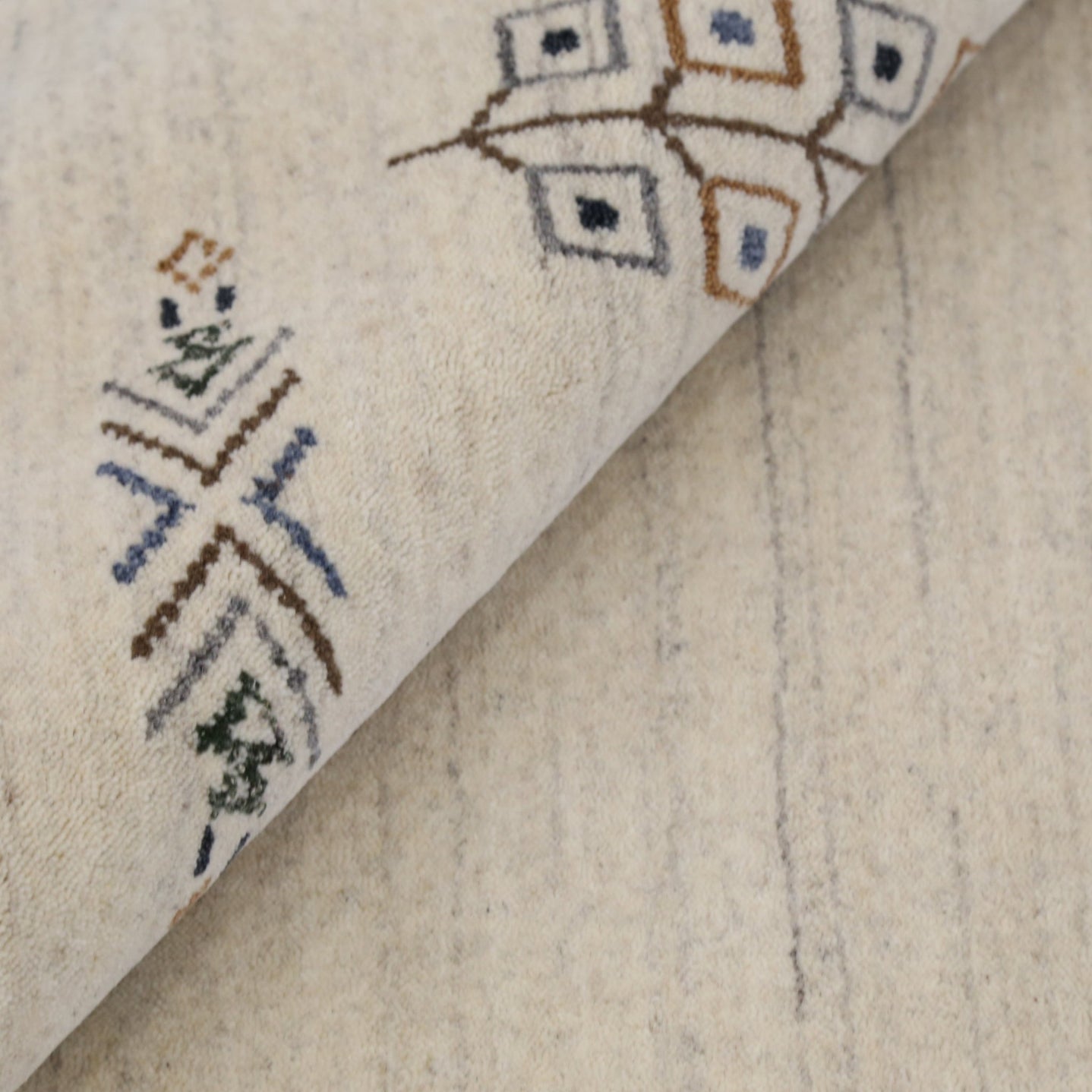 Beige Center Medallion Design Hand Loomed Wool Area Rug - The Rug Decor