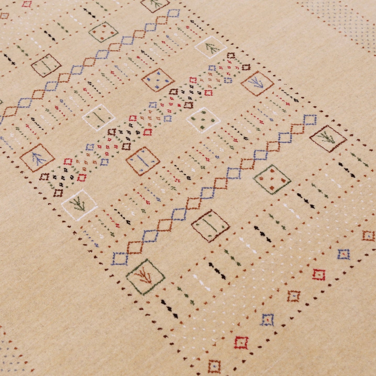 Beige Center Pattern Hand Loomed Wool Area Rug - The Rug Decor