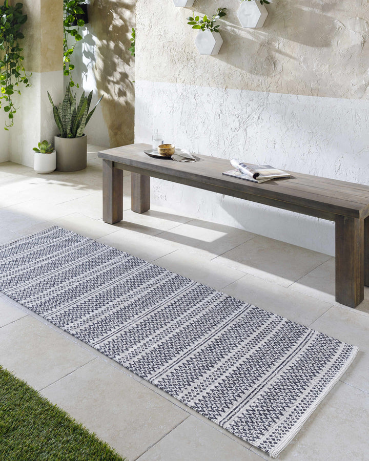 Bewbush Modern Style Ivory And Black Washable Area Rug