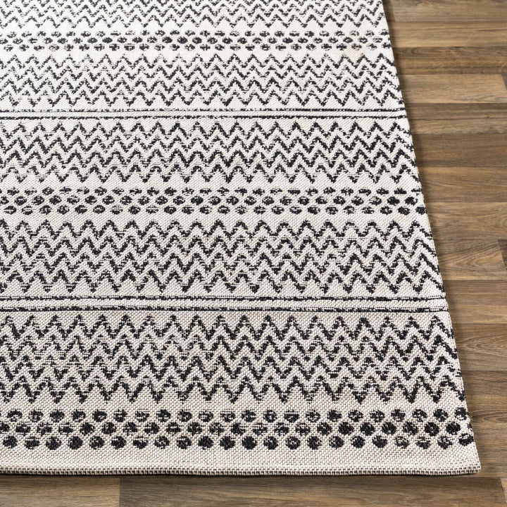 Bewbush Modern Style Ivory And Black Washable Area Rug