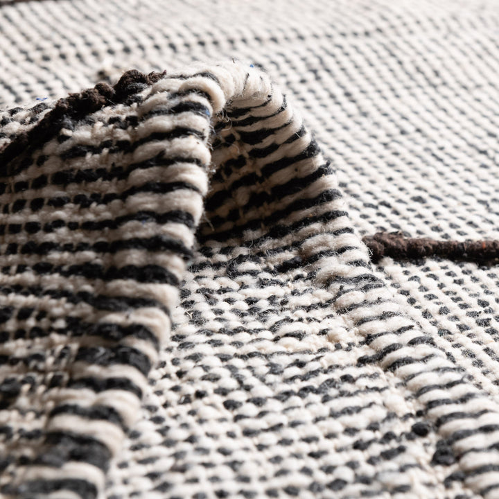 Black And White Contemporary Moroccan Hand Knotted 5x8.7 Wool Rug - The Rug Decor