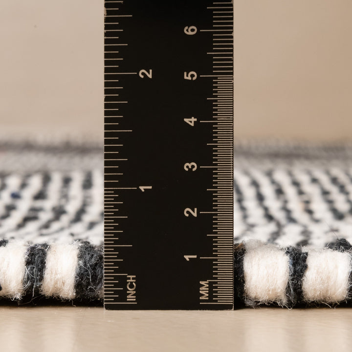 Black And White Contemporary Moroccan Hand Knotted 5x8.7 Wool Rug - The Rug Decor