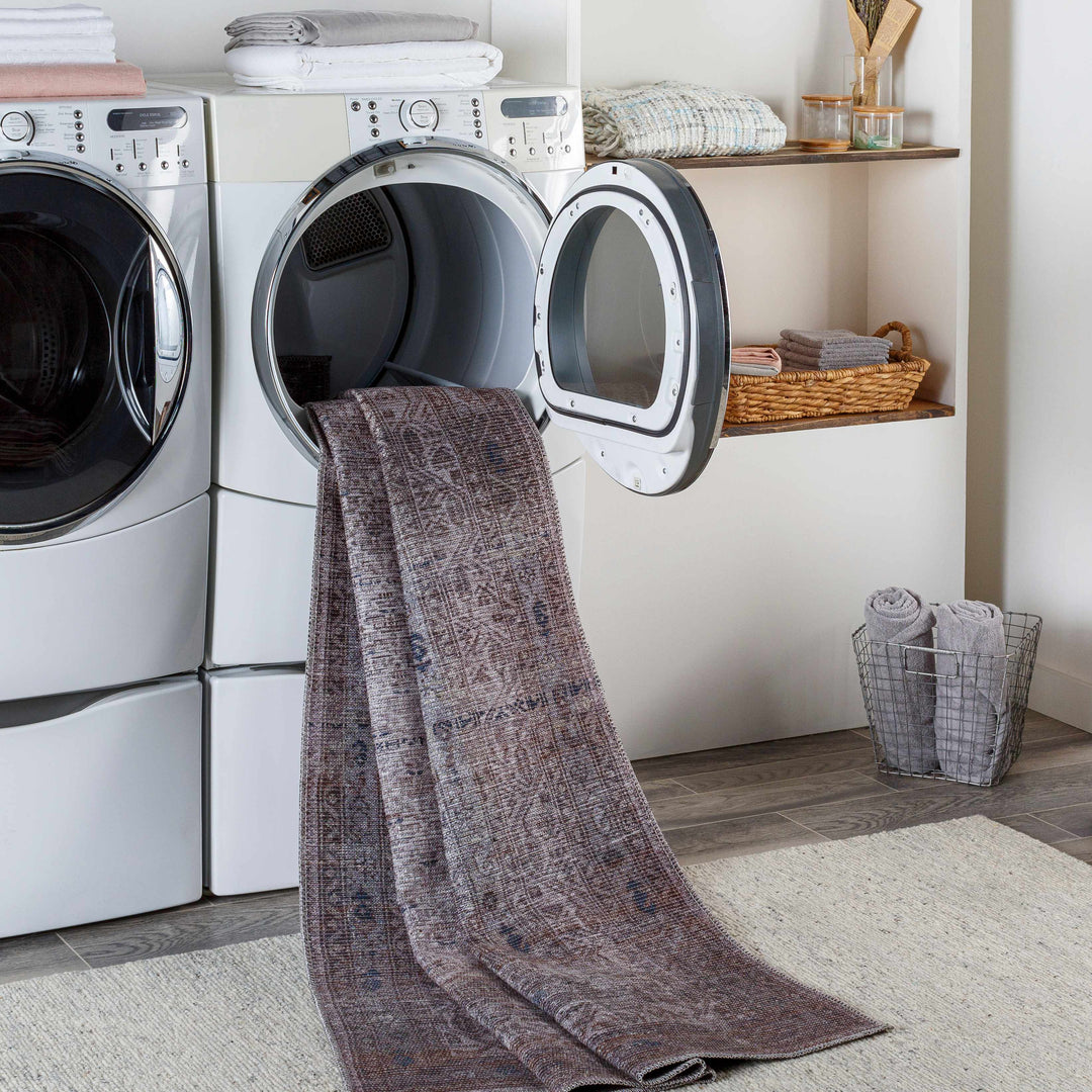 Ballinasloe Traditional Gray Washable Rug