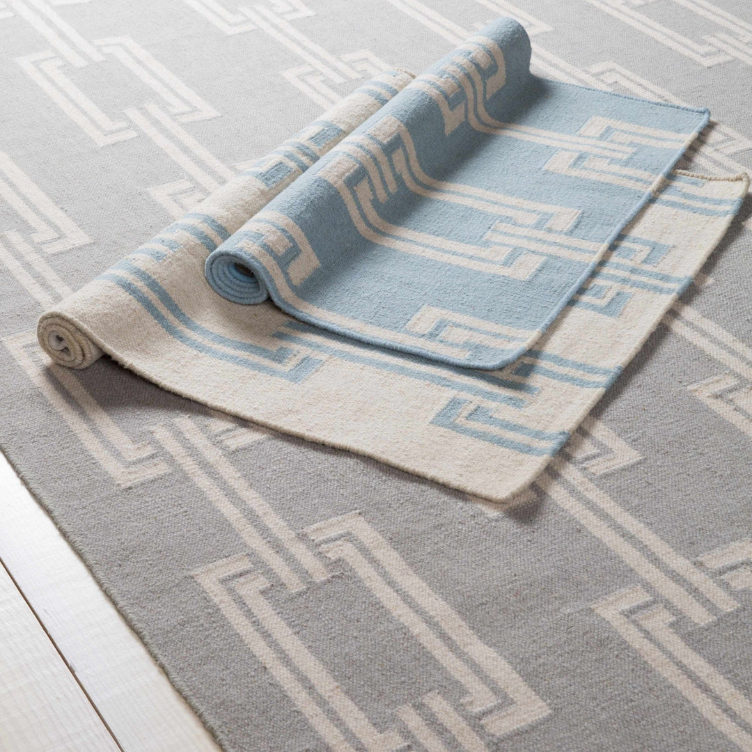 Brundidge Geometric Design Ivory And Gray Area Rug - The Rug Decor