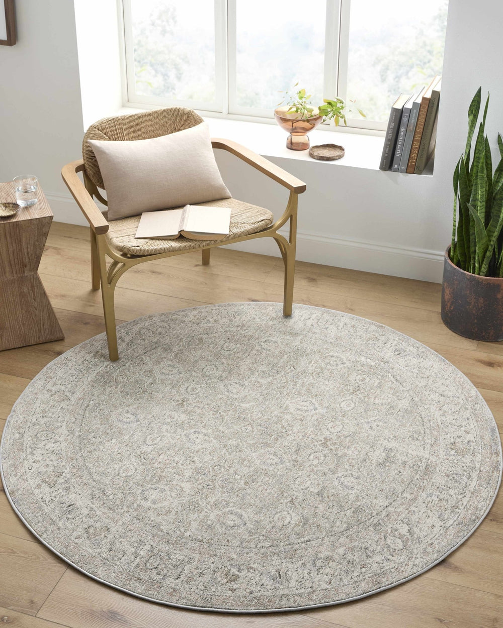 Buddug Traditional Style Tan Area Rug - The Rug Decor