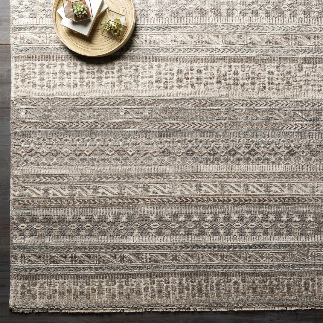 Beaverlett Traditional Gray And Ivory Hand Knotted Area Rug