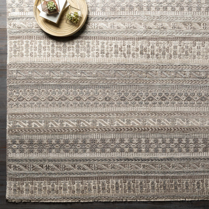 Beaverlett Traditional Gray And Ivory Hand Knotted Area Rug