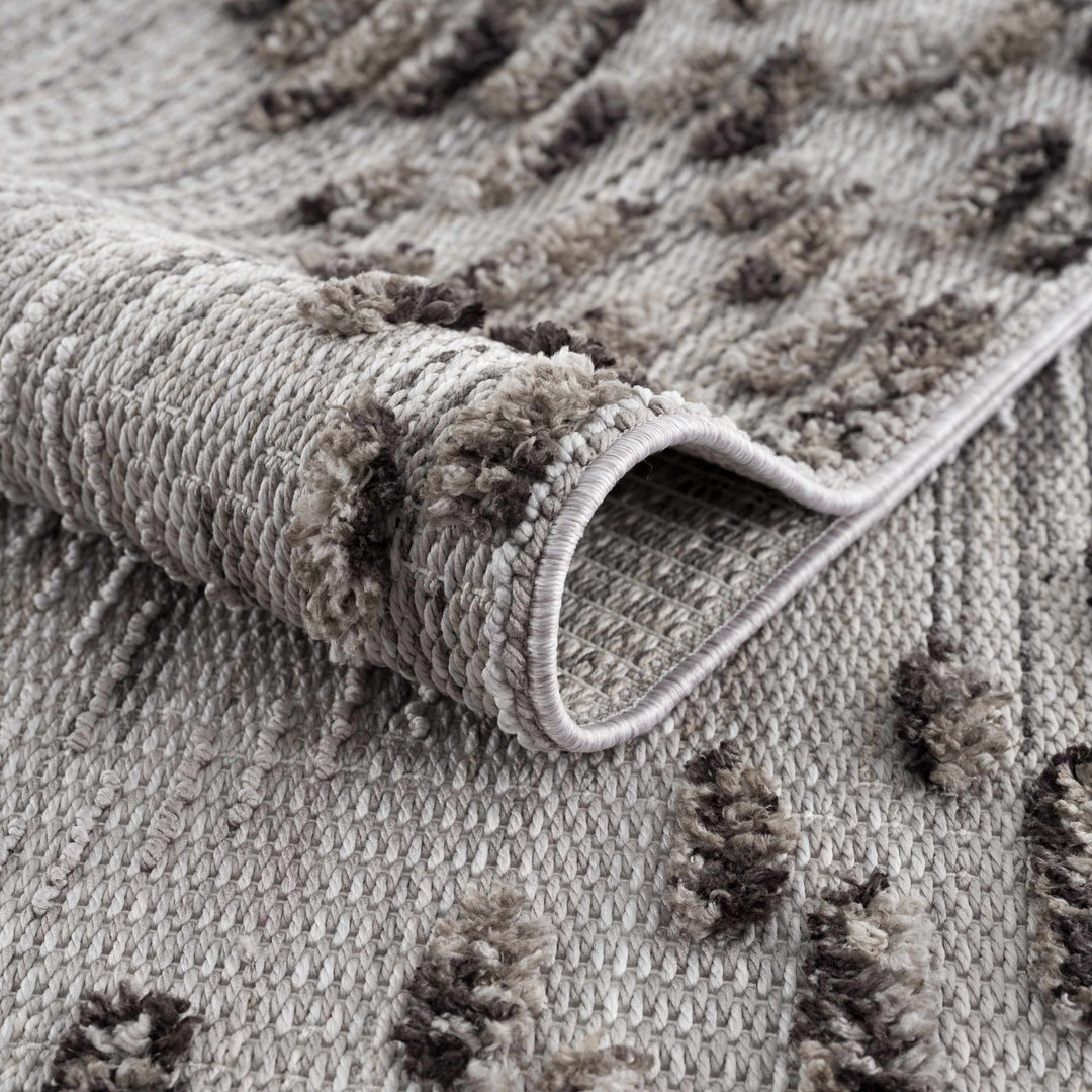 Cabarroguis Traditional Style Gray Area Rug - The Rug Decor