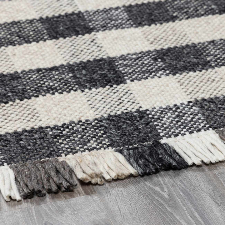 Chilliwack Modern Plaid Design Gray And Beige Wool Rug - The Rug Decor
