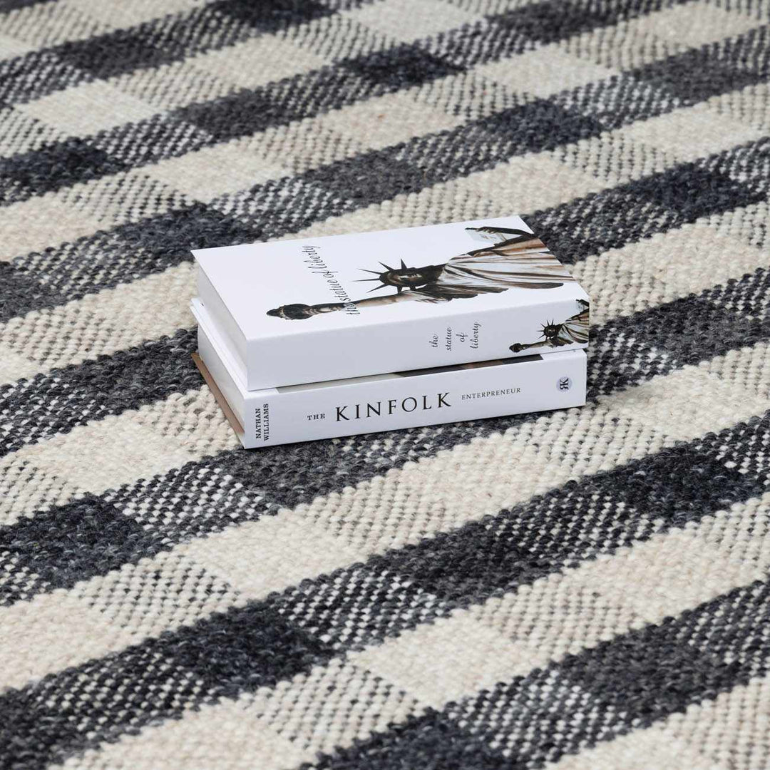 Chilliwack Modern Plaid Design Gray And Beige Wool Rug - The Rug Decor
