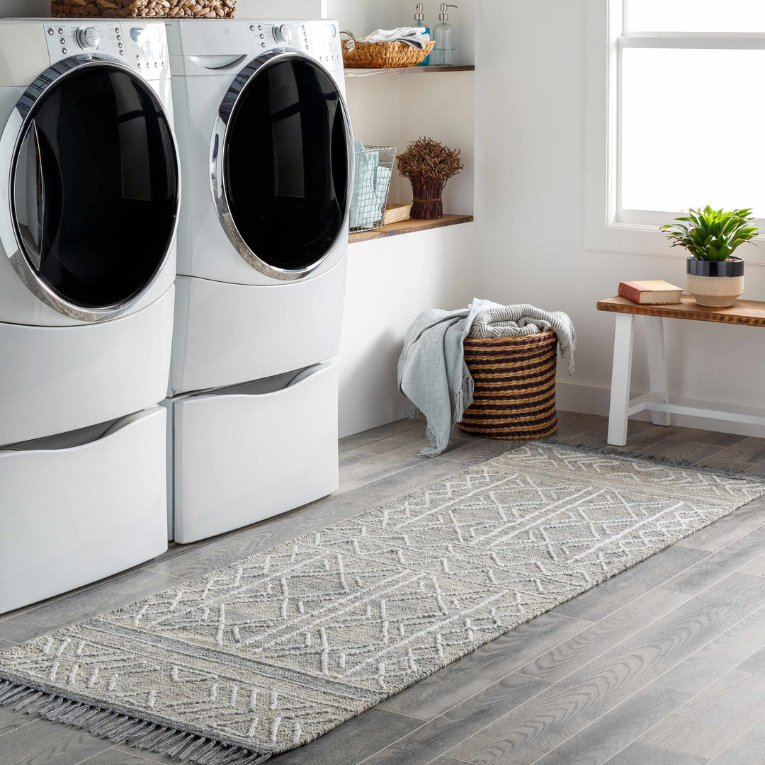 Clintwood Modern Style Gray And Ivory Hand Woven Area Rug