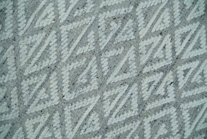Contemporary 8x10 carved pattern Ivory and Gray hand knotted wool rug - The Rug Decor