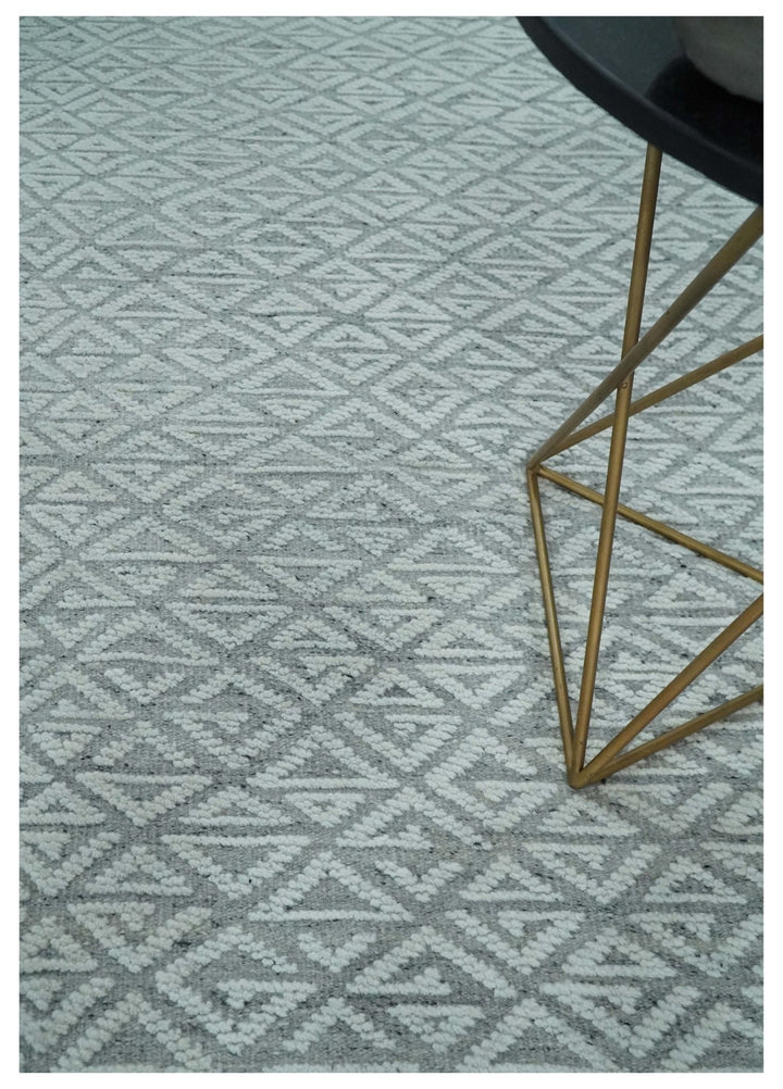 Contemporary 8x10 carved pattern Ivory and Gray hand knotted wool rug - The Rug Decor