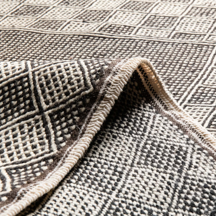 Contemporary Moroccan Black And White Hand Knotted 5x8 Wool Rug - The Rug Decor