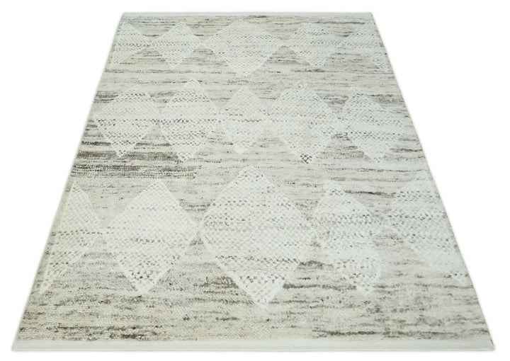 Contemporary Woolen Ivory and Brown 8.4x10.5 hand knotted Geometrical Area rug - The Rug Decor