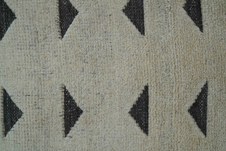 Custom Made Contemporary Design Black And Beige Hand knotted wool Area Rug - The Rug Decor
