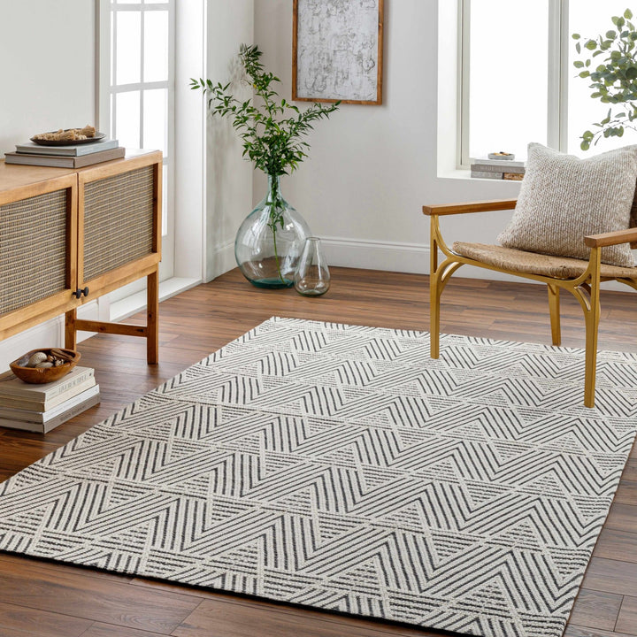 Dawid Modern chevron Ivory And Black Wool Area Rug - The Rug Decor