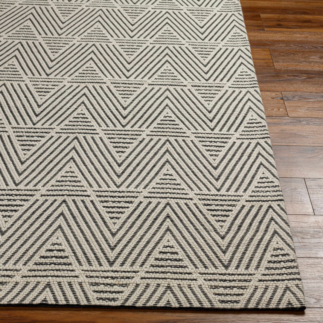 Dawid Modern chevron Ivory And Black Wool Area Rug - The Rug Decor