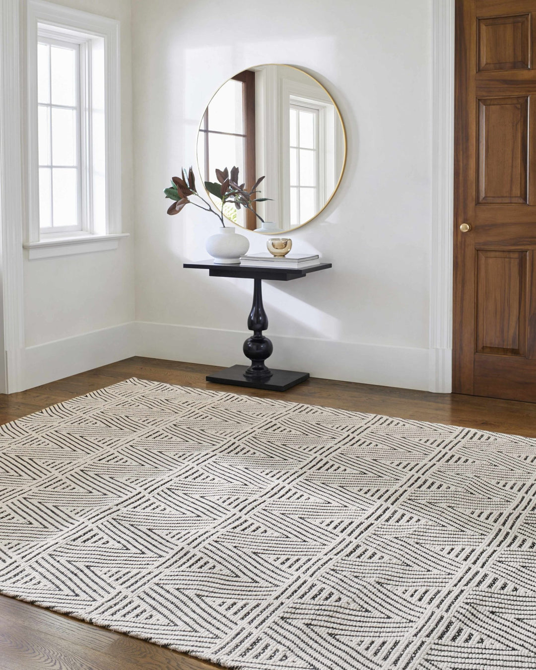 Dawid Modern chevron Ivory And Black Wool Area Rug - The Rug Decor