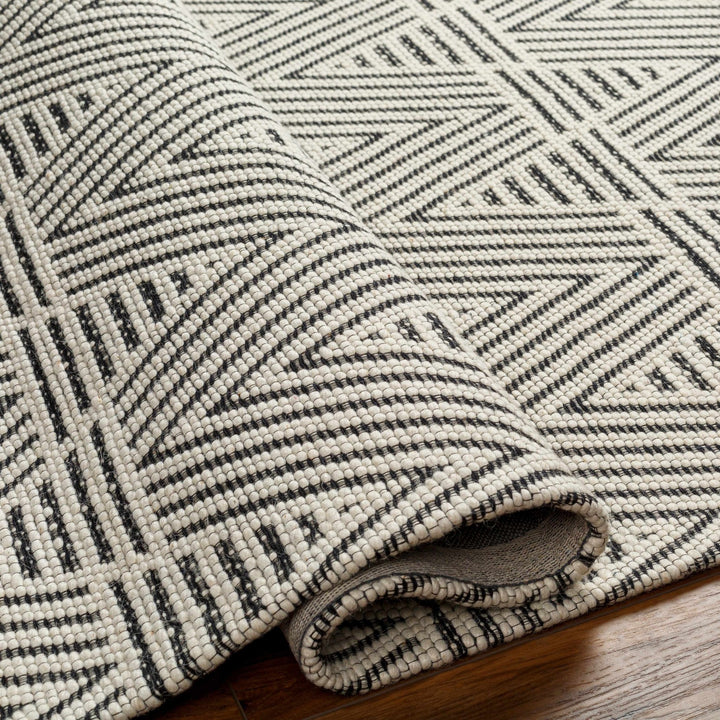 Dawid Modern chevron Ivory And Black Wool Area Rug - The Rug Decor