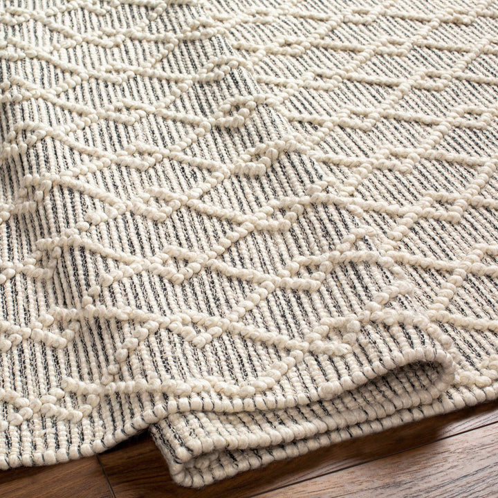Diata Contemporary Trellis Ivory & Black Hand Woven Wool Rug - The Rug Decor