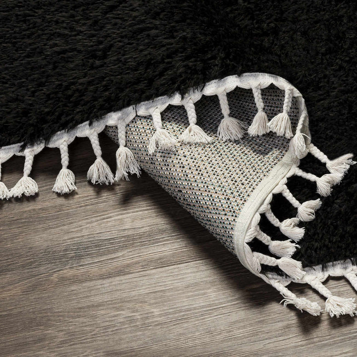 Mampurog Black Modern Solid Design Rug