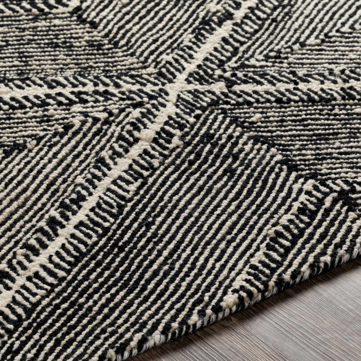 Dimbulah Contemporary Geometrical Black And Cream Rug - The Rug Decor